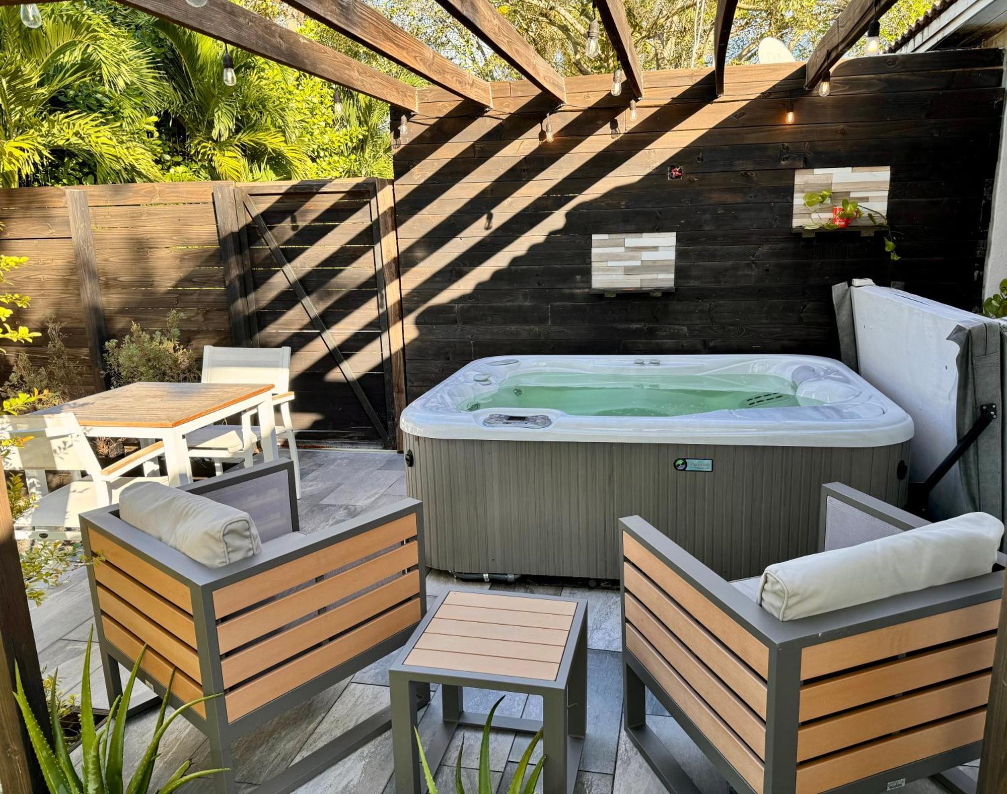 Hot Tub House On Golf Course! 10 Mins To The Beach Miami Exterior foto